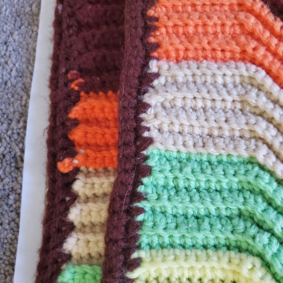 Vintage Zig Zag Knit Blanket - Picture 8 of 8